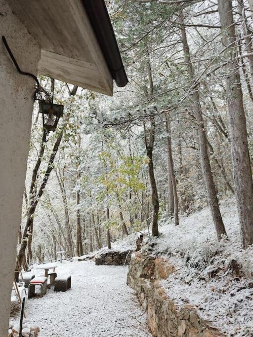 L'Angolo Nel Bosco Villa Sarnano Exterior photo